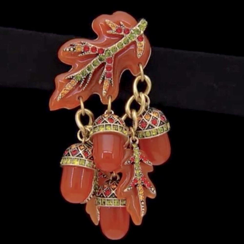 Heidi Daus 🆕 “Fall Festival” pin dangling acorns